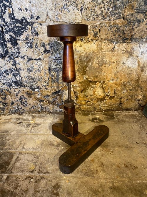 ANTIQUE SCULPTORS STAND - ADDITIONAL PHOTO 1