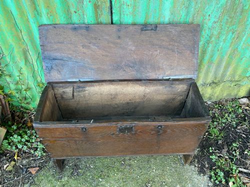 EARLY OAK COFFER - ADDITIONAL PHOTO 6