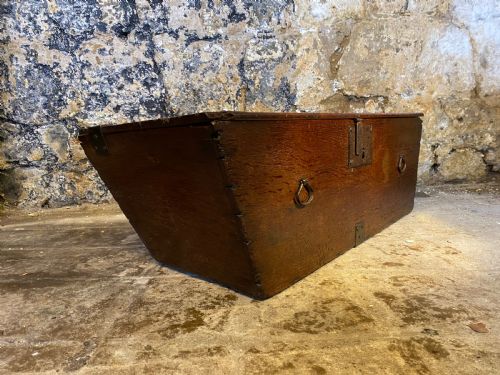 oak carriage chest - CATEGORY: ANTIQUE CHESTS - DATED 18TH CENTURY