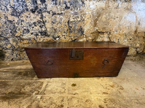 OAK CARRIAGE CHEST - ADDITIONAL PHOTO 2