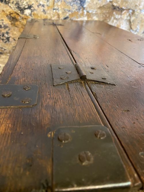 OAK CARRIAGE CHEST - ADDITIONAL PHOTO 5