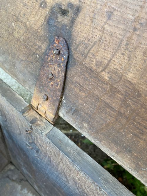 EARLY OAK BOARDED COFFER - ADDITIONAL PHOTO 18