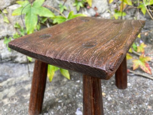 PRIMITIVE STOOL - ADDITIONAL PHOTO 9