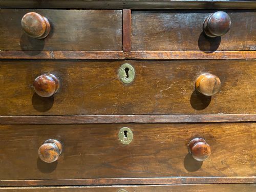 EARLY OAK CHEST OF DRAWERS - ADDITIONAL PHOTO 3