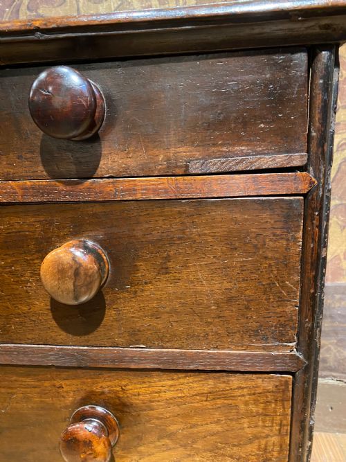 EARLY OAK CHEST OF DRAWERS - ADDITIONAL PHOTO 5