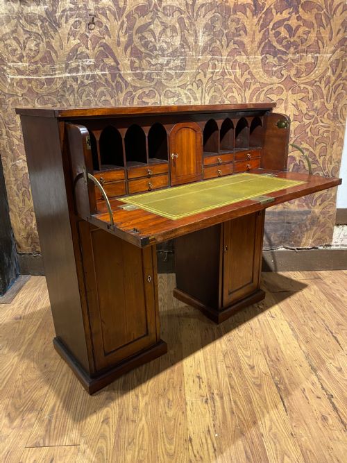 regency desk - CATEGORY: ANTIQUE DESKS - DATED 19TH CENTURY