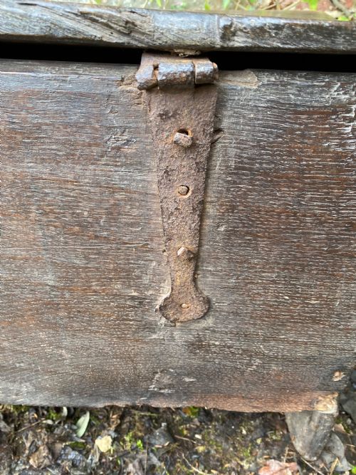EARLY OAK COFFER - ADDITIONAL PHOTO 5