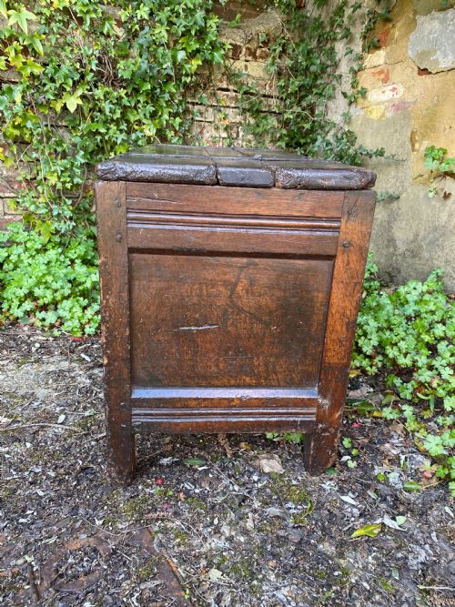 EARLY OAK COFFER - ADDITIONAL PHOTO 5
