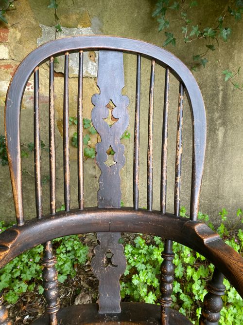ANTIQUE WINDSOR ROCKING CHAIR - ADDITIONAL PHOTO 5