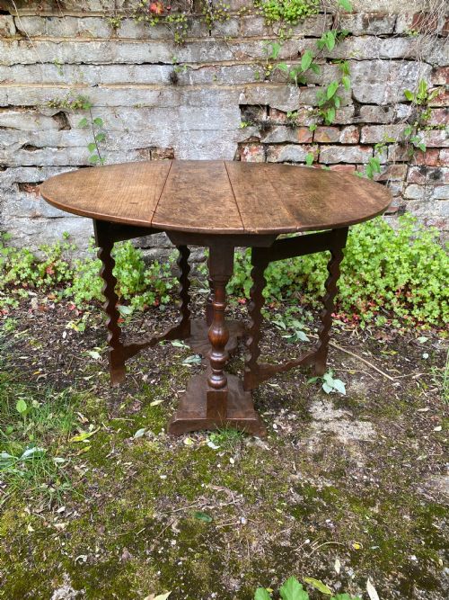 early oak small drop leaf side table - CATEGORY: ANTIQUE TABLES - DATED 17TH CENTURY