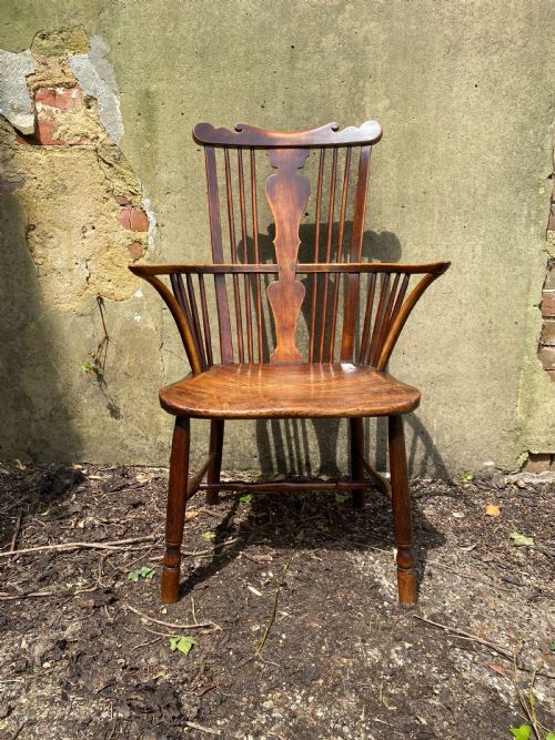 EARLY WINDSOR COMB BACK CHAIR - ADDITIONAL PHOTO 2