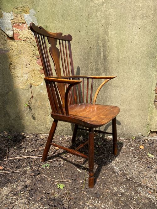 EARLY WINDSOR COMB BACK CHAIR - ADDITIONAL PHOTO 3
