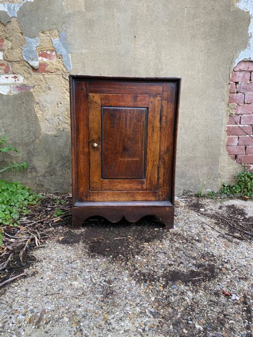 ANTIQUE OAK CUPBOARD - ADDITIONAL PHOTO 1