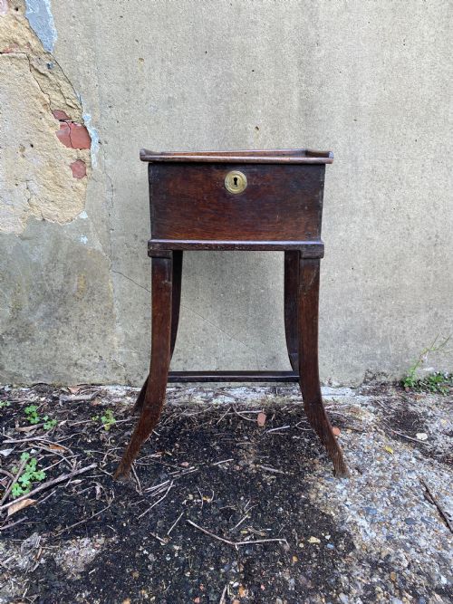 EARLY OAK BOX STAND - ADDITIONAL PHOTO 1