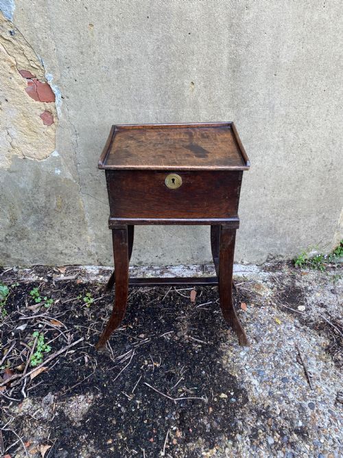 EARLY OAK BOX STAND - ADDITIONAL PHOTO 3