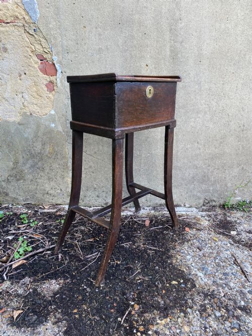 EARLY OAK BOX STAND - ADDITIONAL PHOTO 4