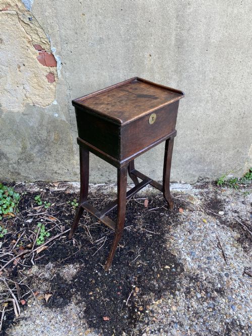 EARLY OAK BOX STAND - ADDITIONAL PHOTO 5