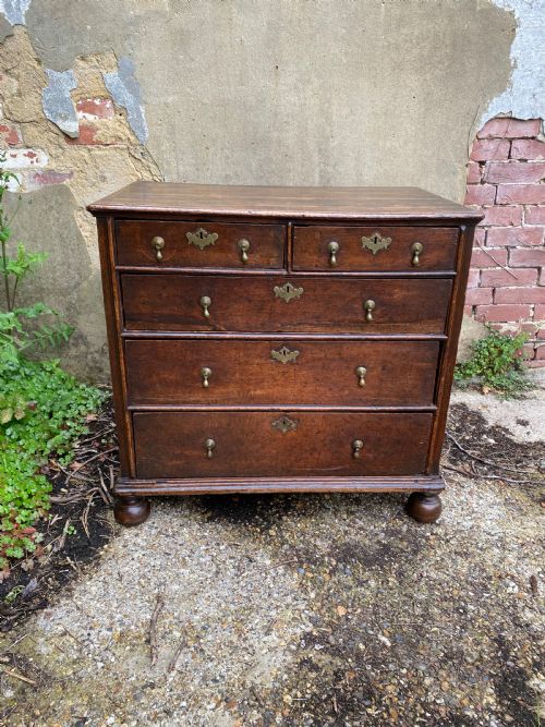 EARLY OAK CHEST OF DRAWERS - ADDITIONAL PHOTO 2