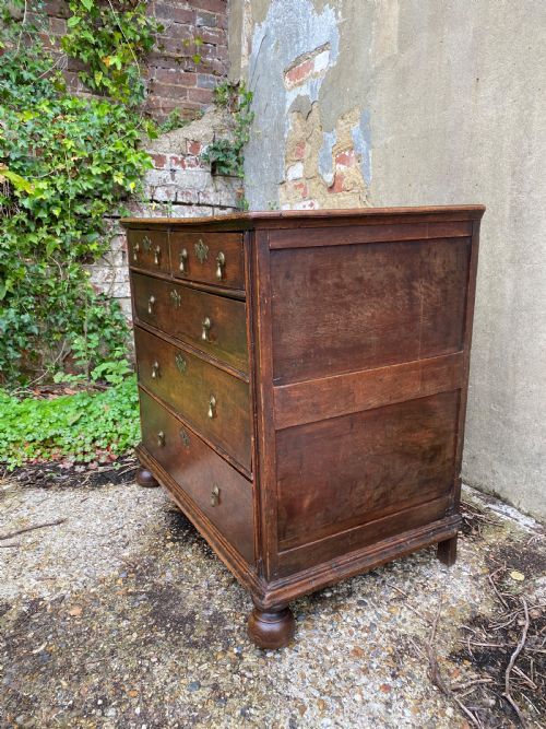 EARLY OAK CHEST OF DRAWERS - ADDITIONAL PHOTO 5