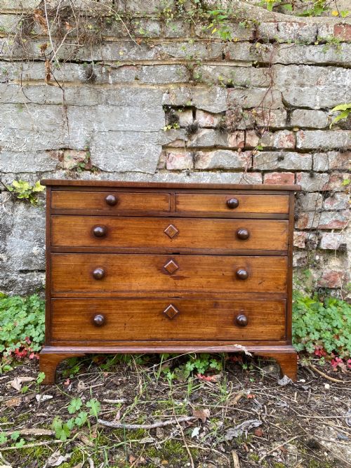 antique apprentice piece chest of drawers - CATEGORY: ANTIQUE CHEST OF DRAWERS - DATED 19TH CENTURY