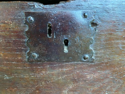 EARLY OAK COFFER - ADDITIONAL PHOTO 6