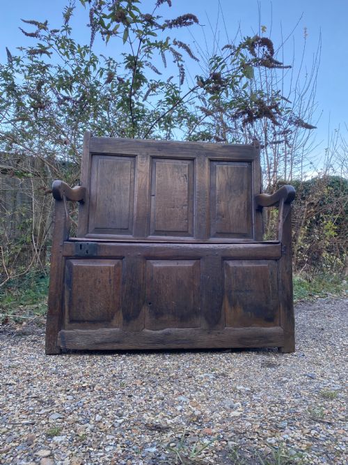 early oak settle - CATEGORY: ANTIQUE FURNITURE - DATED 18TH CENTURY
