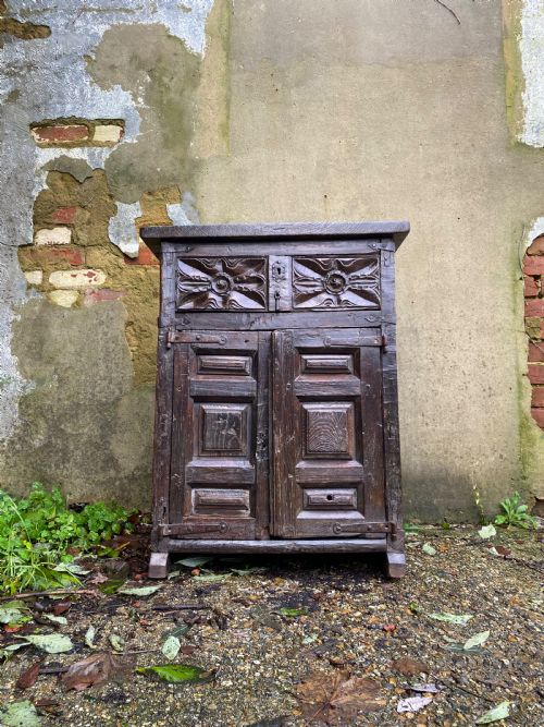 17th century cupboard - CATEGORY: ANTIQUE CUPBOARDS - DATED 17TH CENTURY