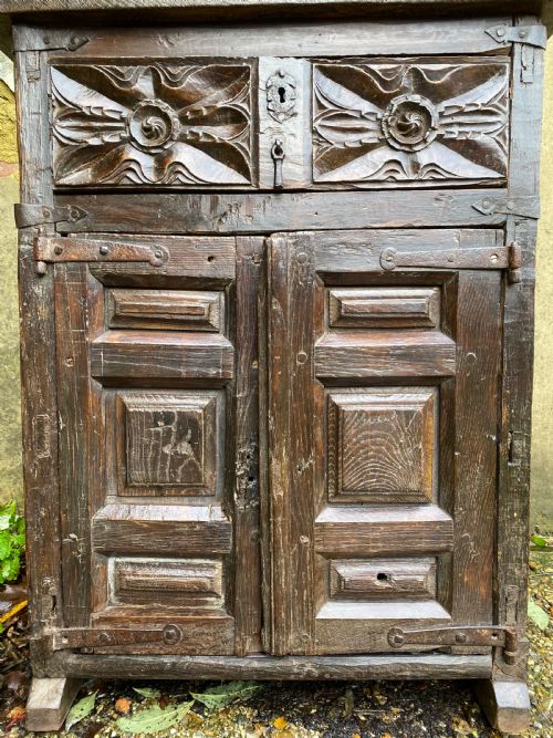 17TH CENTURY CUPBOARD - ADDITIONAL PHOTO 2