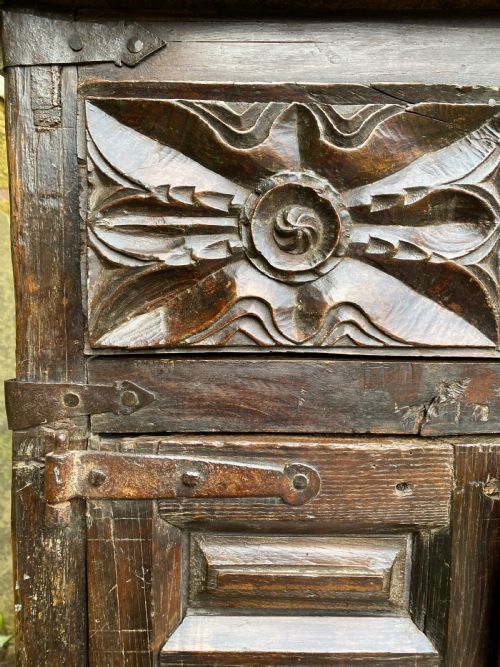 17TH CENTURY CUPBOARD - ADDITIONAL PHOTO 3