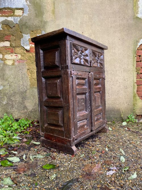 17TH CENTURY CUPBOARD - ADDITIONAL PHOTO 6