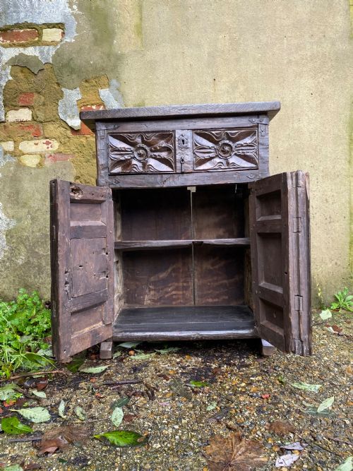 17TH CENTURY CUPBOARD - ADDITIONAL PHOTO 17