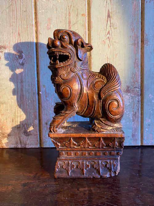 antique wooden dog of fo - CATEGORY: ANTIQUE SCULPTURES - DATED 19TH CENTURY