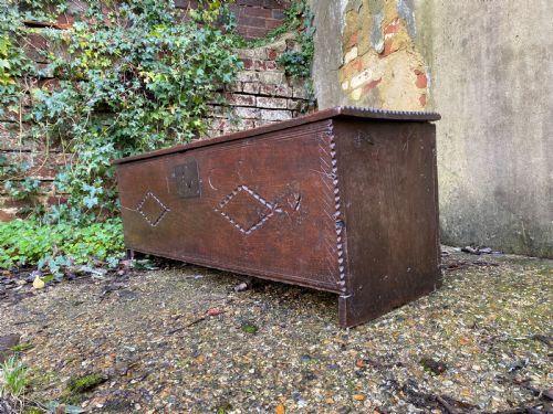 early oak sword chest - CATEGORY: ANTIQUE CHESTS - DATED 17TH CENTURY