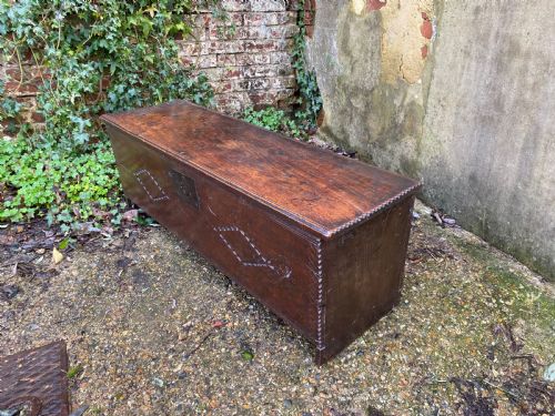 EARLY OAK SWORD CHEST - ADDITIONAL PHOTO 4