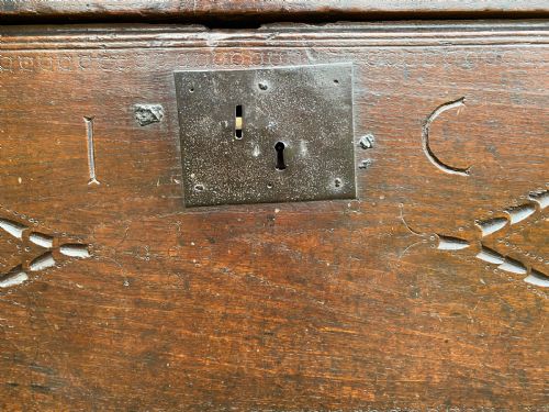 EARLY OAK SWORD CHEST - ADDITIONAL PHOTO 13