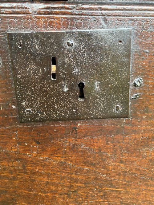 EARLY OAK SWORD CHEST - ADDITIONAL PHOTO 15