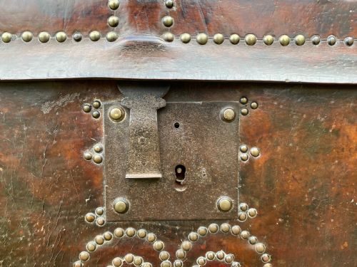 ANTIQUE LEATHER BOUND CHEST - ADDITIONAL PHOTO 3