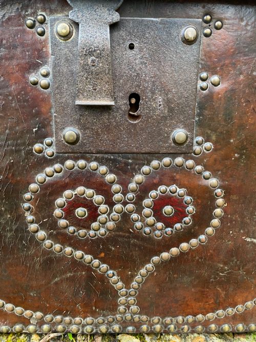 ANTIQUE LEATHER BOUND CHEST - ADDITIONAL PHOTO 7