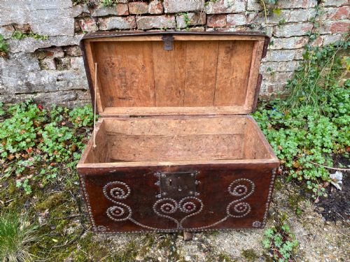ANTIQUE LEATHER BOUND CHEST - ADDITIONAL PHOTO 13