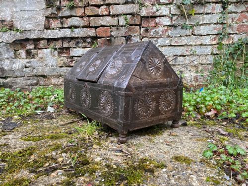 ANTIQUE INDIAN CHEST - ADDITIONAL PHOTO 8