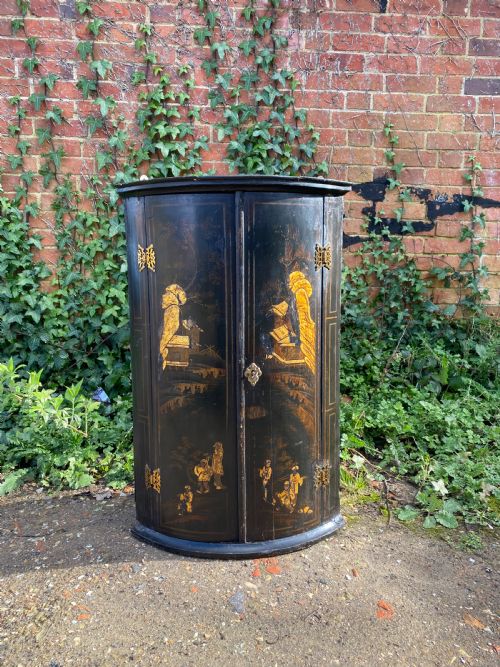 GEORGIAN CHINOISERIE CORNER CUPBOARD - ADDITIONAL PHOTO 1