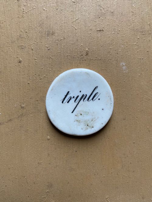 19TH CENTURY CERAMIC GAMING TOKENS - ADDITIONAL PHOTO 5
