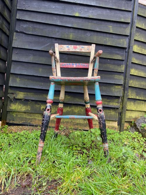 AN ANTIQUE BARGEWORK CHILDS CHAIR - ADDITIONAL PHOTO 1
