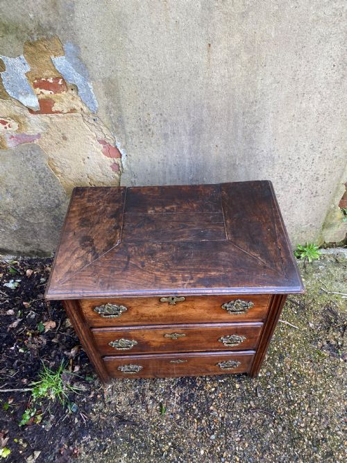 ANTIQUE CHEST OF DRAWERS - ADDITIONAL PHOTO 10