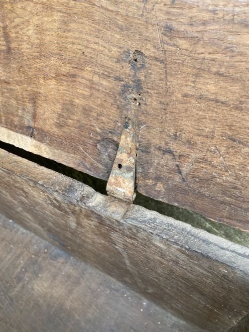 AN EARLY OAK PLANK COFFER - ADDITIONAL PHOTO 17