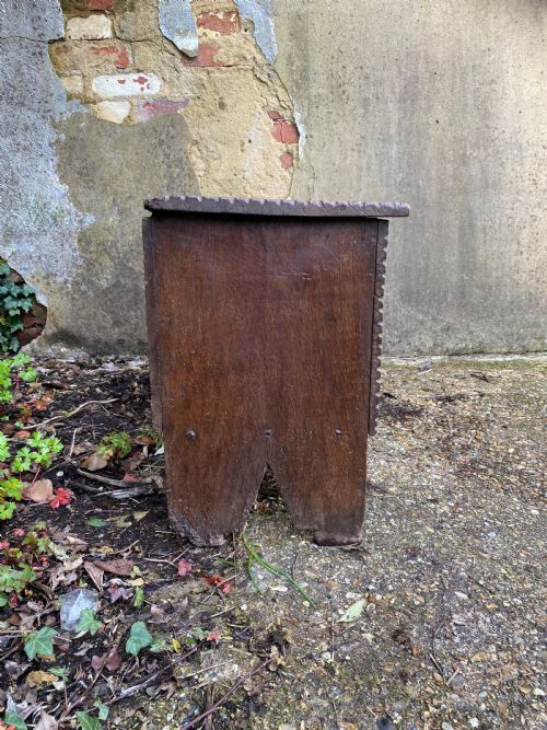 AN EARLY OAK PLANK COFFER - ADDITIONAL PHOTO 19