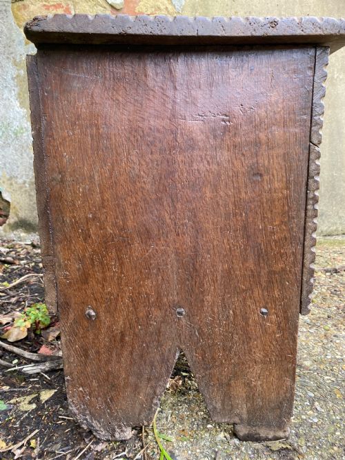AN EARLY OAK PLANK COFFER - ADDITIONAL PHOTO 20