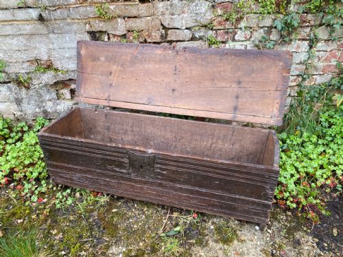 VERY EARLY OAK PLANK COFFER - ADDITIONAL PHOTO 15
