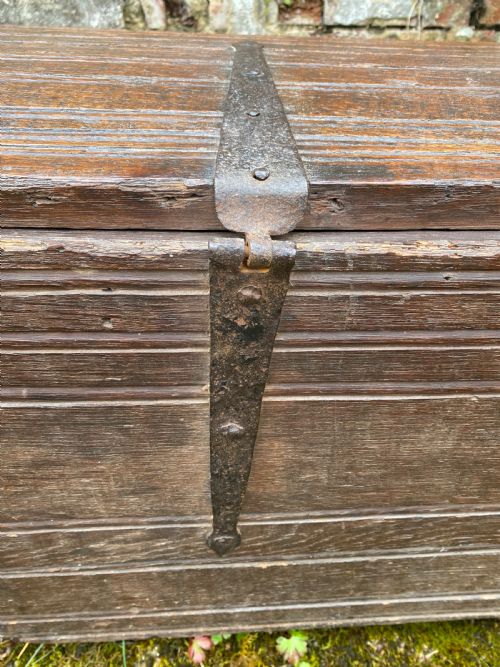 VERY EARLY OAK PLANK COFFER - ADDITIONAL PHOTO 21