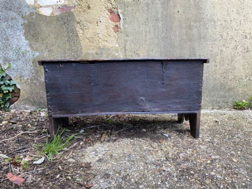 SMALL EARLY OAK COFFER - ADDITIONAL PHOTO 7